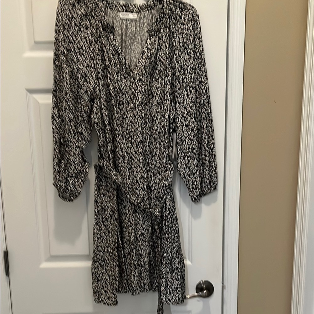 Elegant Black and White Daisy Print Women's Dress XXL Petite